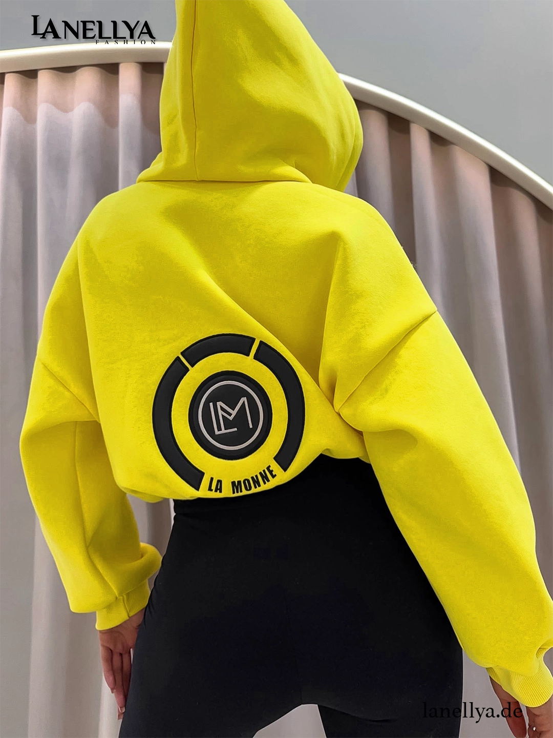 La Monne Sweatshirt Damen kombiniert mit High-Waist-Leggings