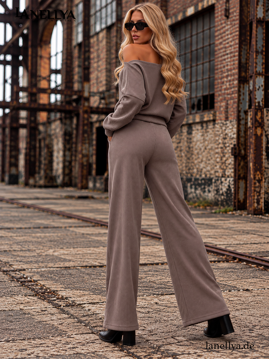 Basari Damen Outfit LOE Mocca – zweiteiliges Cord Ensemble mit regulierbarer Oberteillänge und weiter Hose