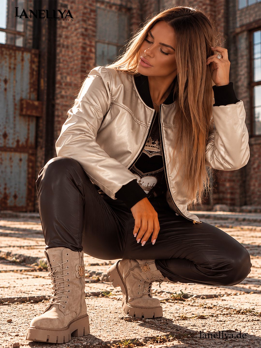 Damen Bomberjacke Champagner aus Kunstleder von Cherry Black