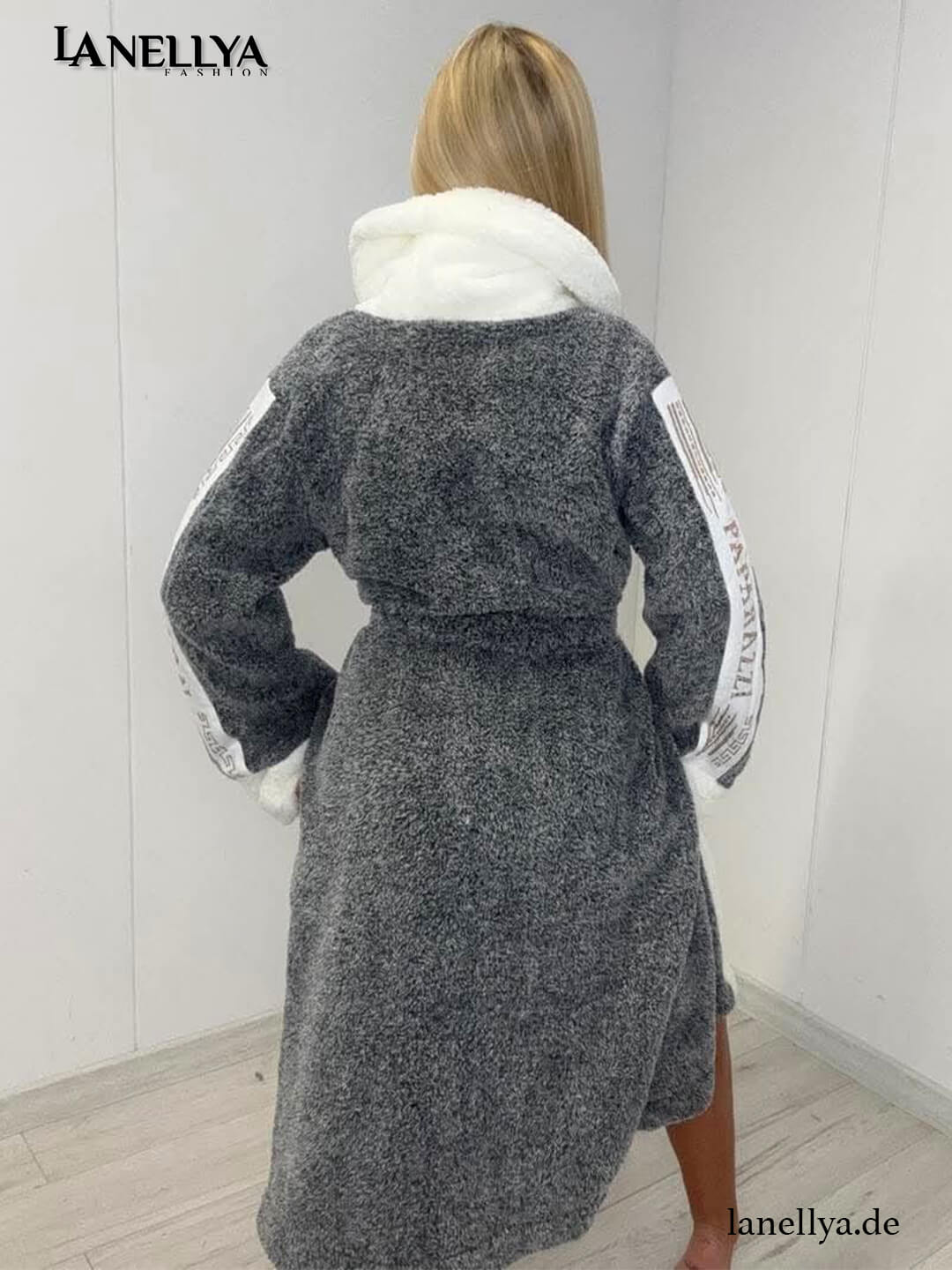 Damen Morgenmantel grau kuschelig und feminin geschnitten