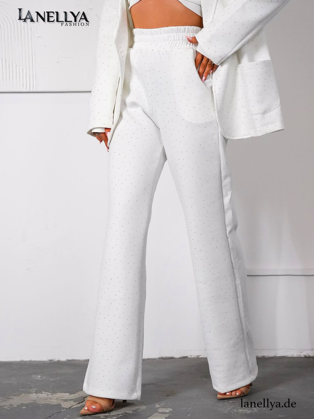 Damen Outfit Weiß Blazer High Waist Hose