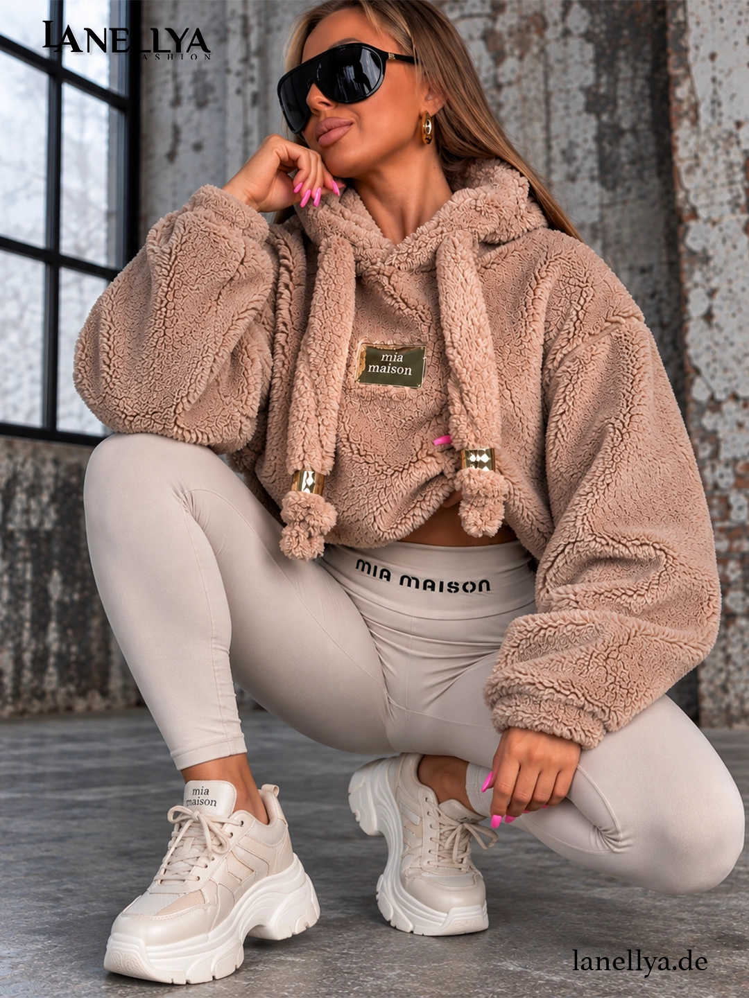 Damen Teddy Sweatshirt Mia Maison Beige mit Kapuze und elastischem Tunnelzug