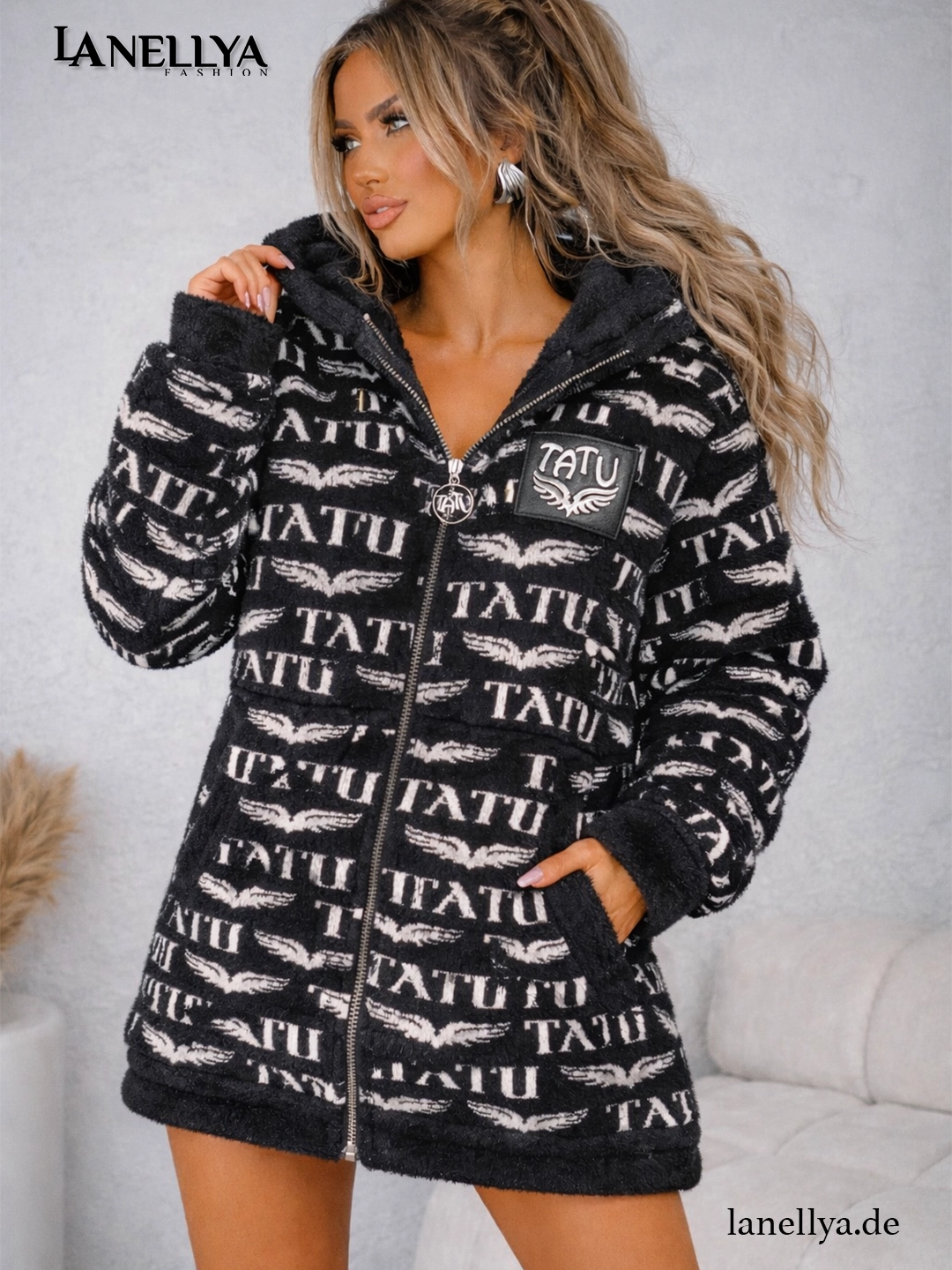 Designer Mantel Damen schwarz Allover Logo Print