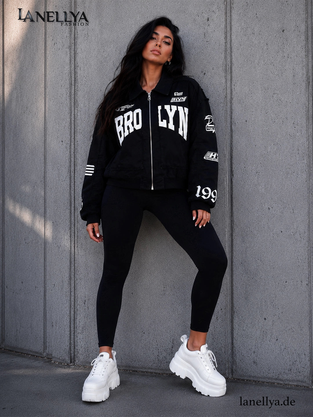 Gerber Fashion Damen Jacke Schwarz mit weißen Prints und Jeans Einsätzen