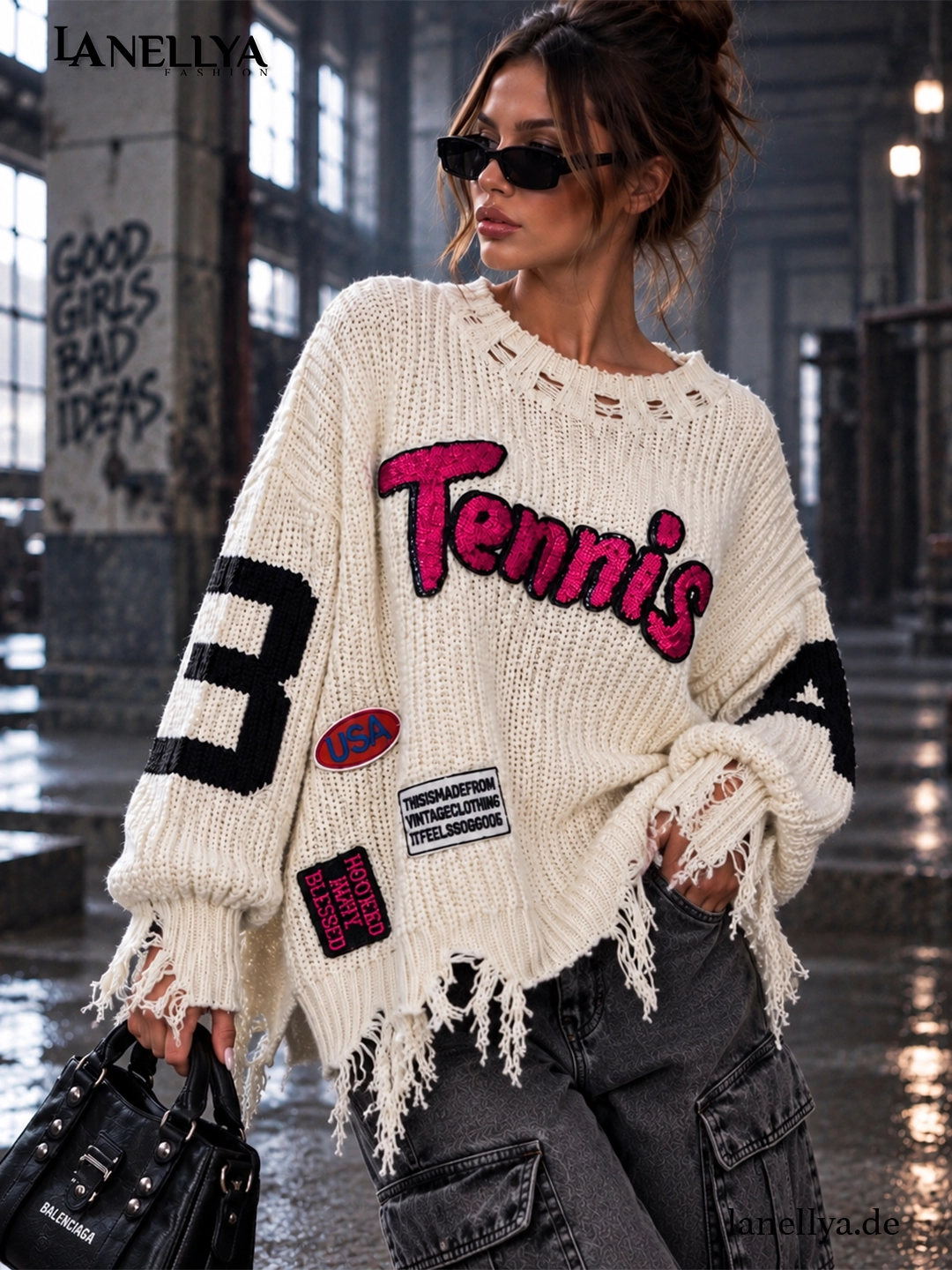 Gerber Fashion Damen Oversize Pullover Creme mit pinkem Tennis Schriftzug und Patches