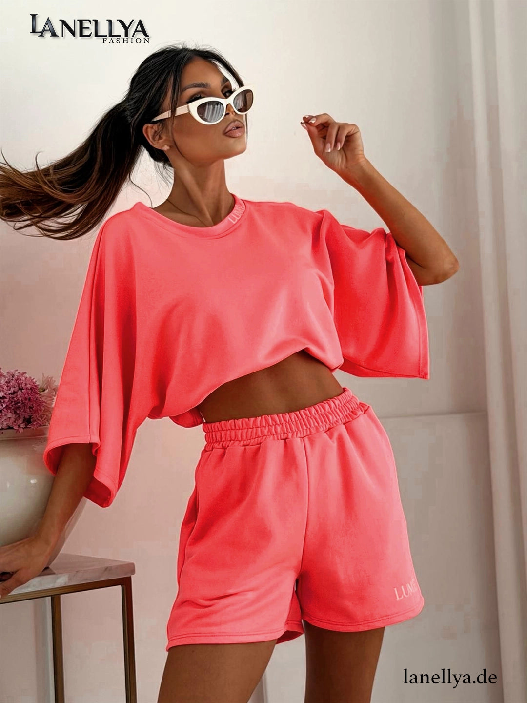 LUMÉ Zweiteiler Damen Neon Koralle mit Shorts und Oversize Oberteil