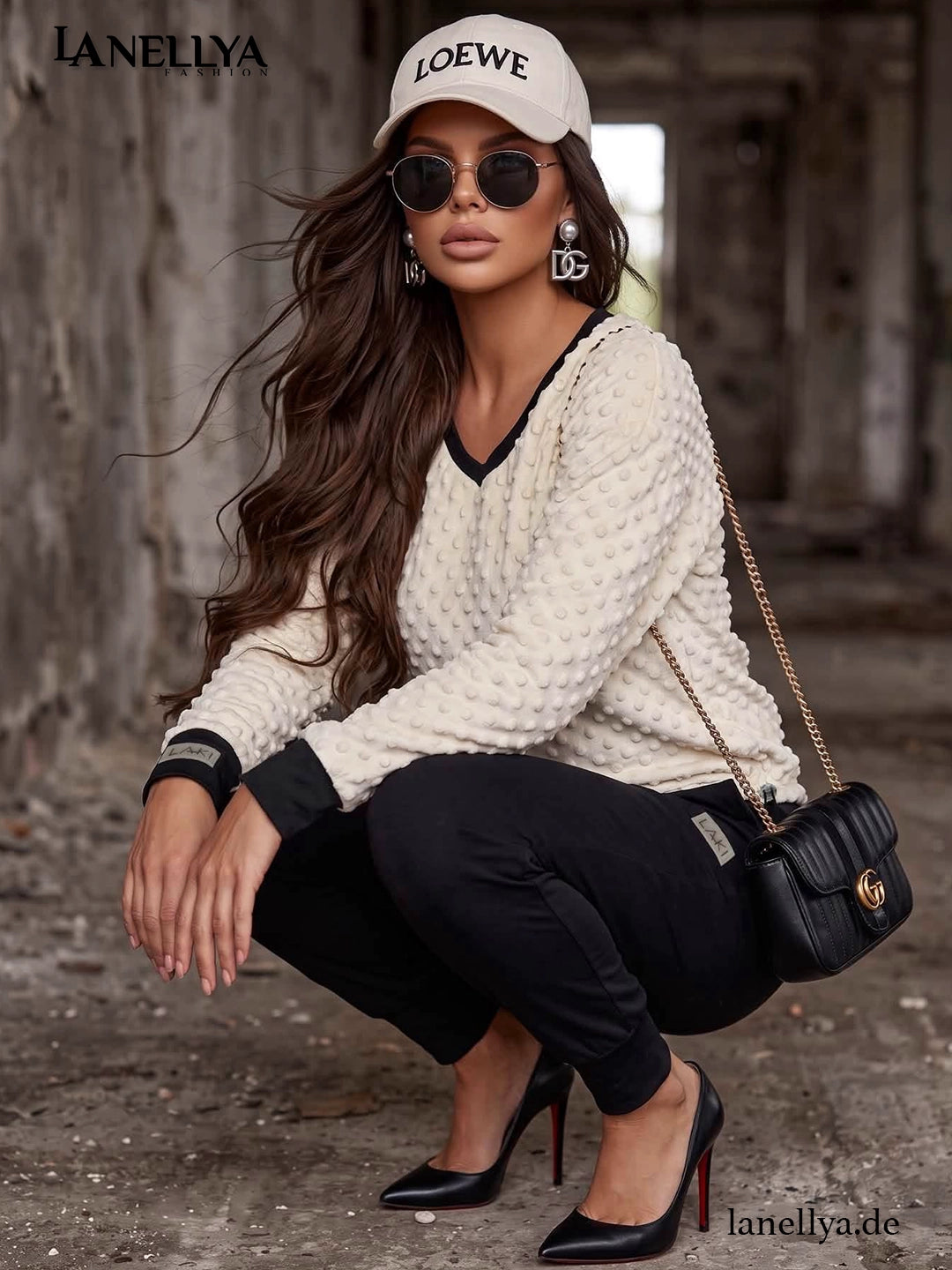 Laki Damen Velours Komplett Set Creme Schwarz mit Bubble Sweatshirt und Hose