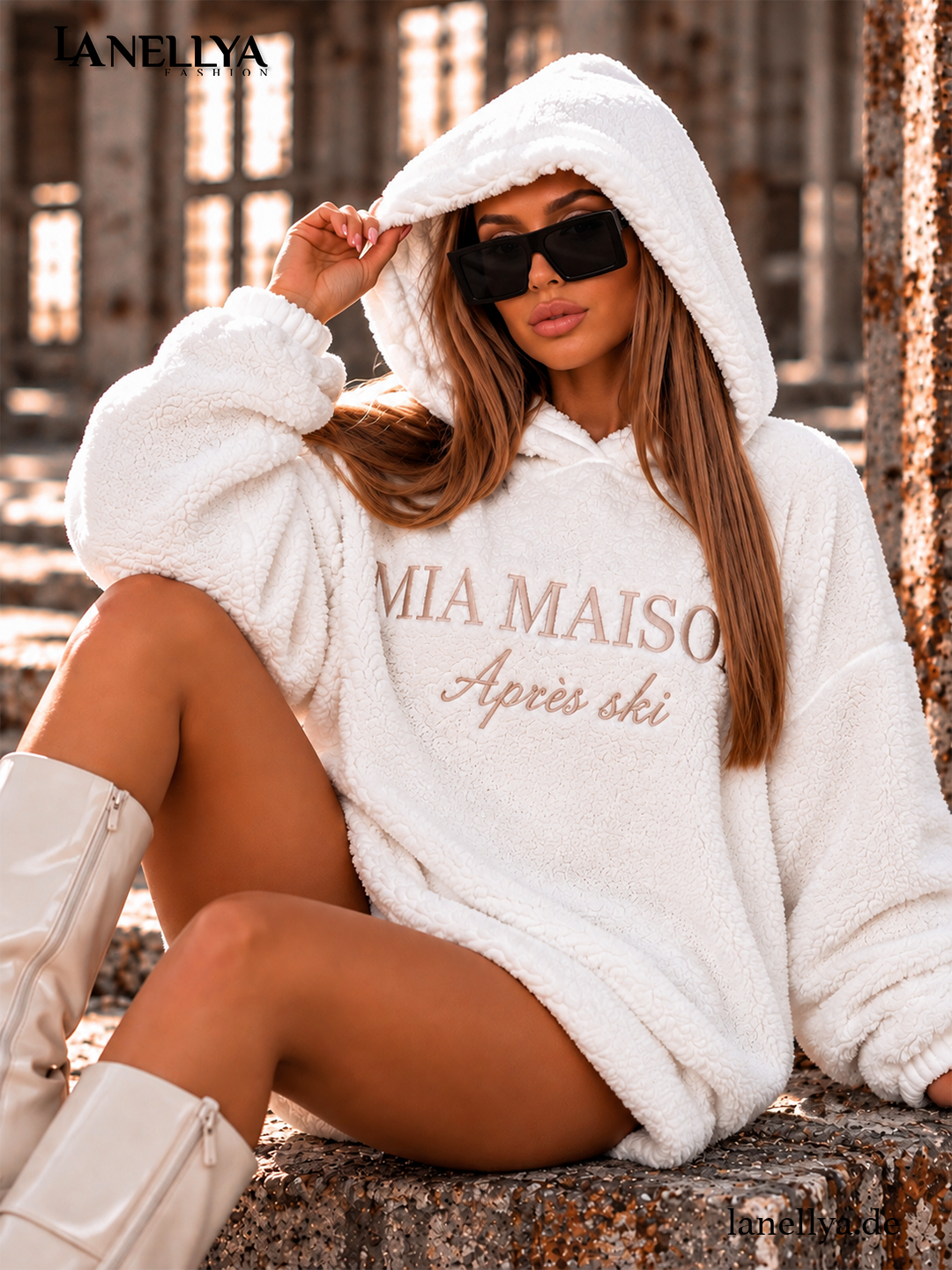 Mia Maison Damen Hoodie Weiß in Teddy-Optik mit Après Ski Schriftzug