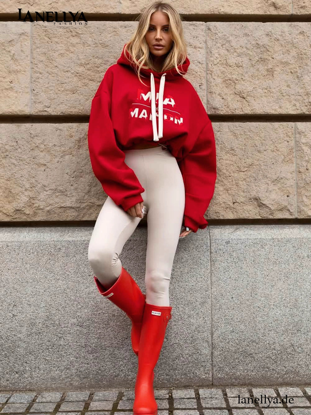 Mia Maison Damen Sweatshirt Rot mit Kapuze und weißem Statement Print