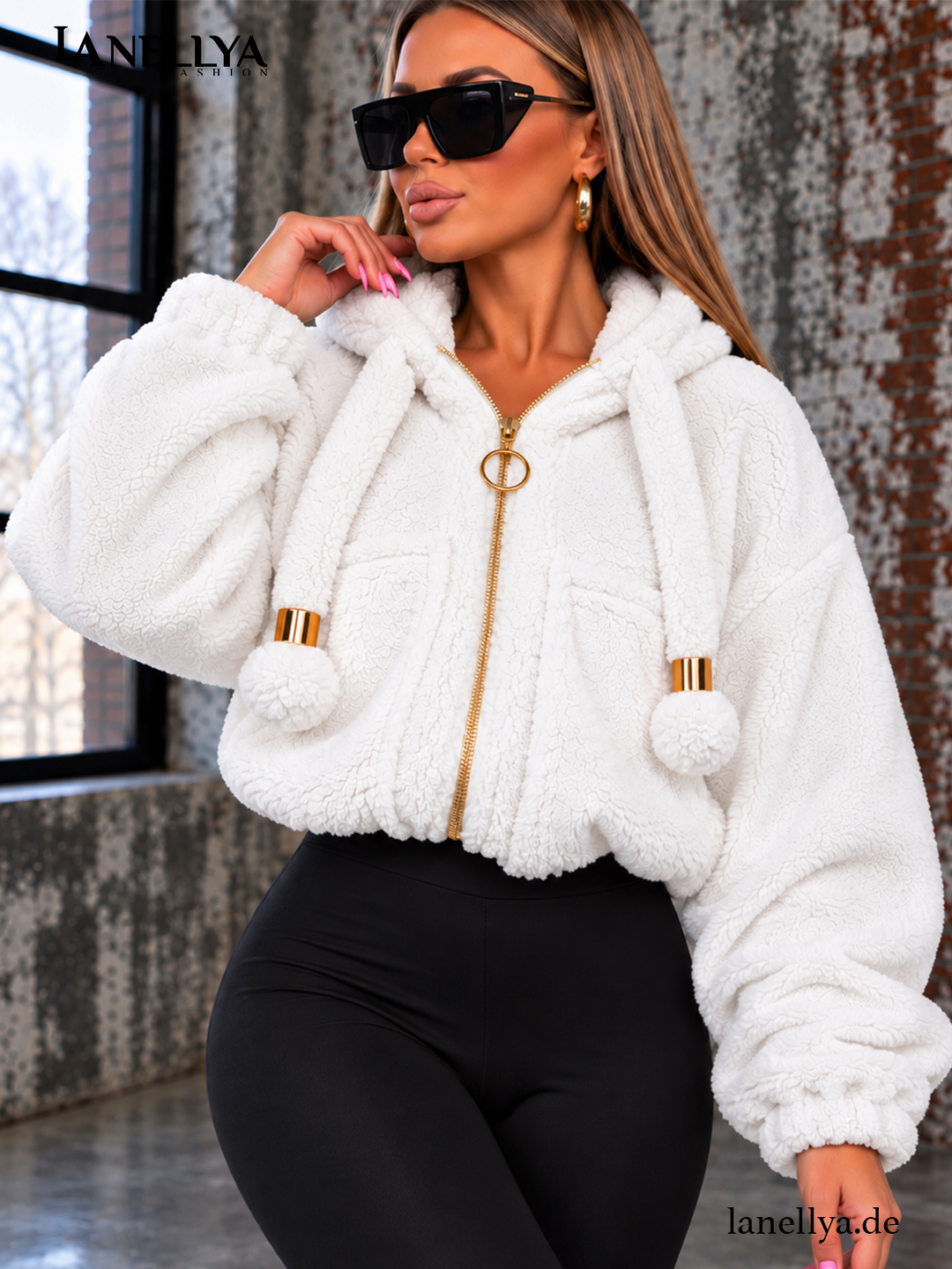 Mia Maison Damen Teddy Sweatshirt Weiß mit Kapuze und goldenem Reißverschluss