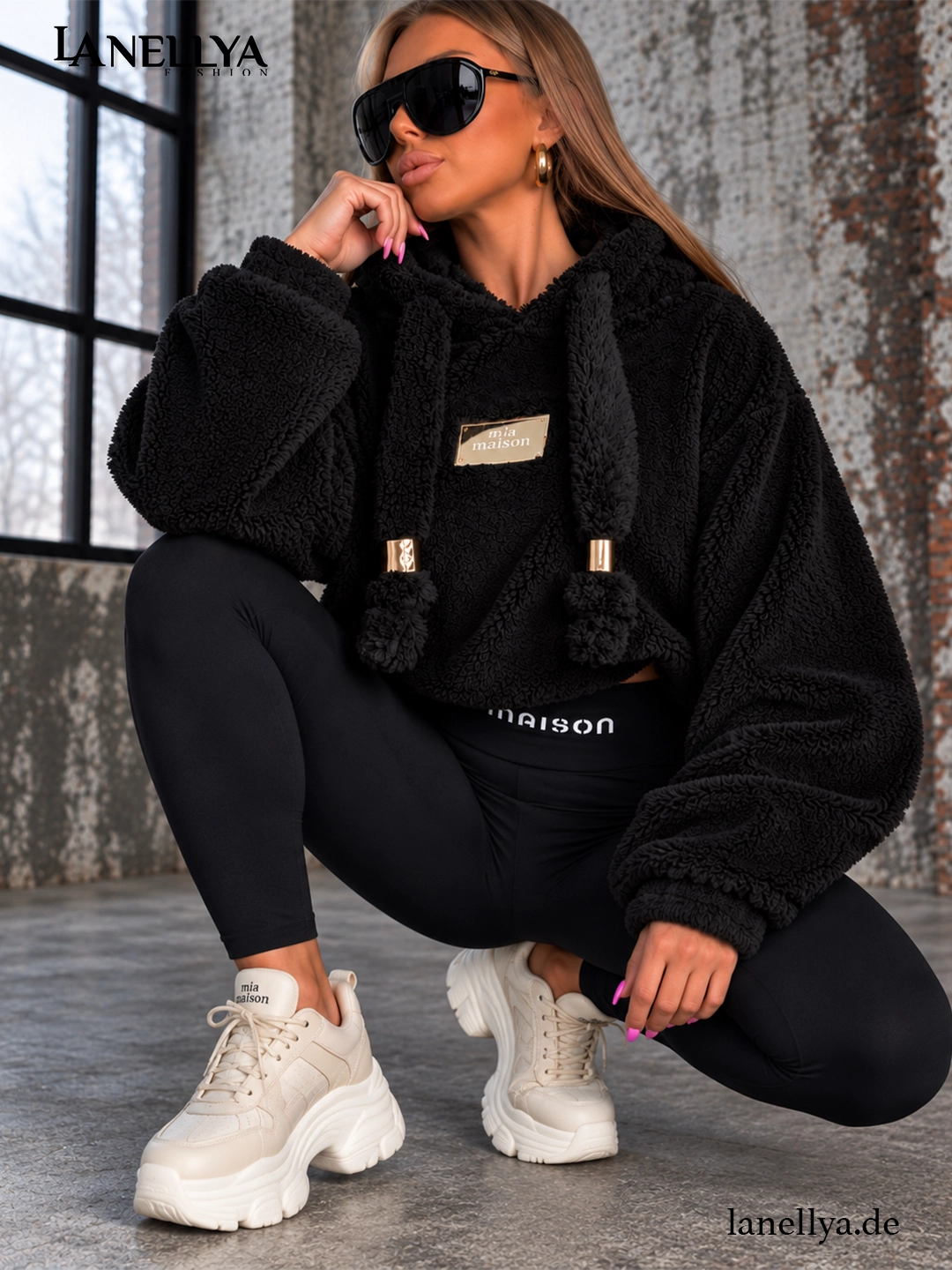 Mia Maison Teddy Hoodie Damen Schwarz mit weicher flauschiger Teddy Oberfläche