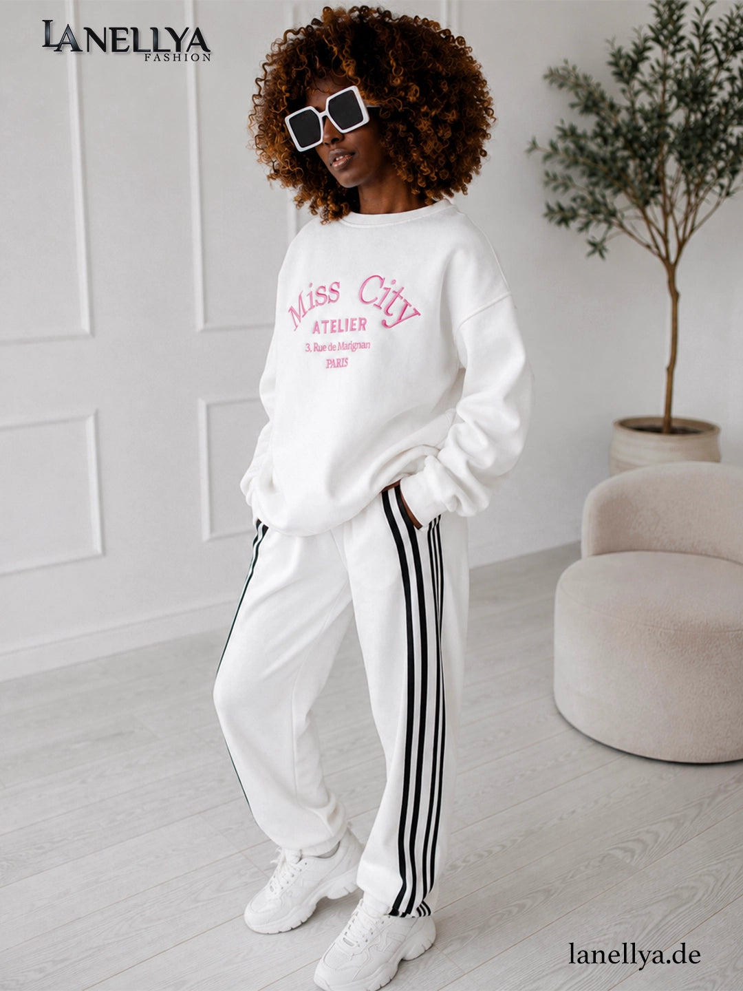 Miss City Damen Pullover Weiß Pink mit Rundhalsausschnitt und Stickerei
