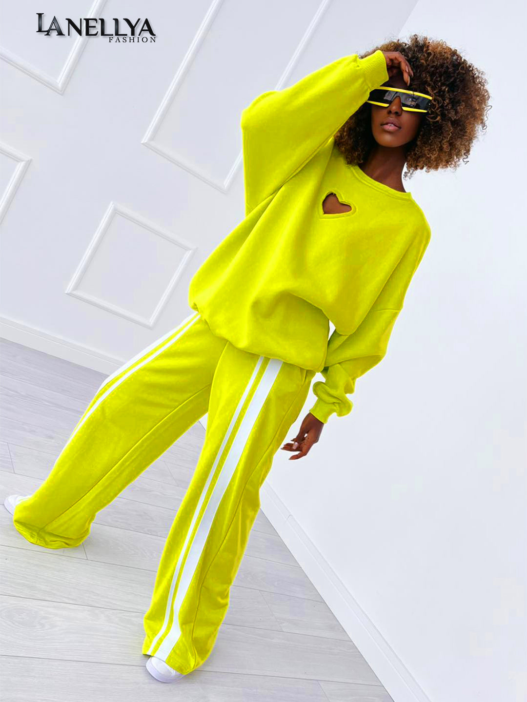 Miss City Damen Set Neon Gelb Zweiteiler mit Herz Cut Out Streifenhose