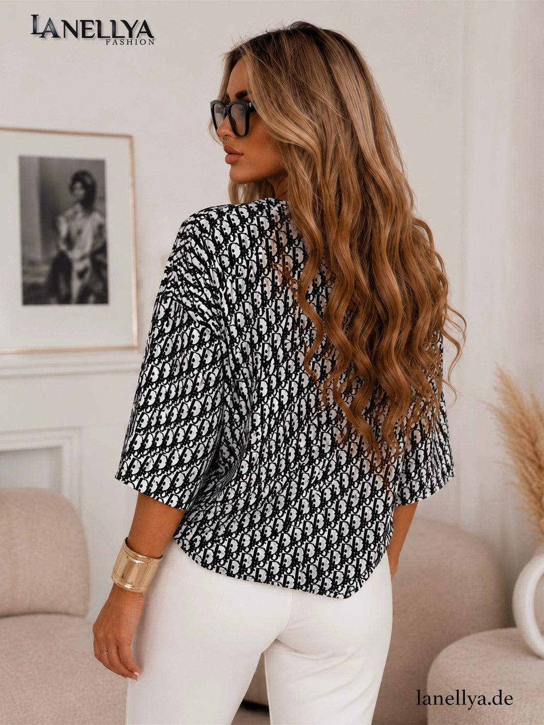 Modische Damen Bluse mit Monogramm Design und lockerem Schnitt