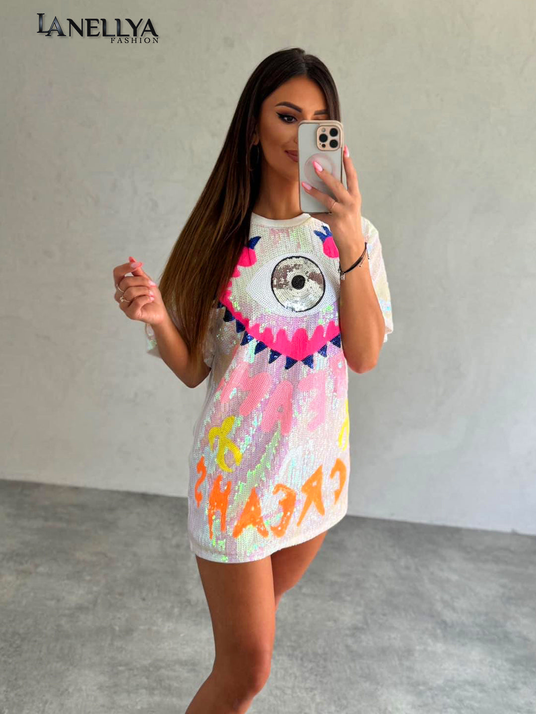 Oversize Damen T-Shirt in Weiß mit buntem Statement-Print