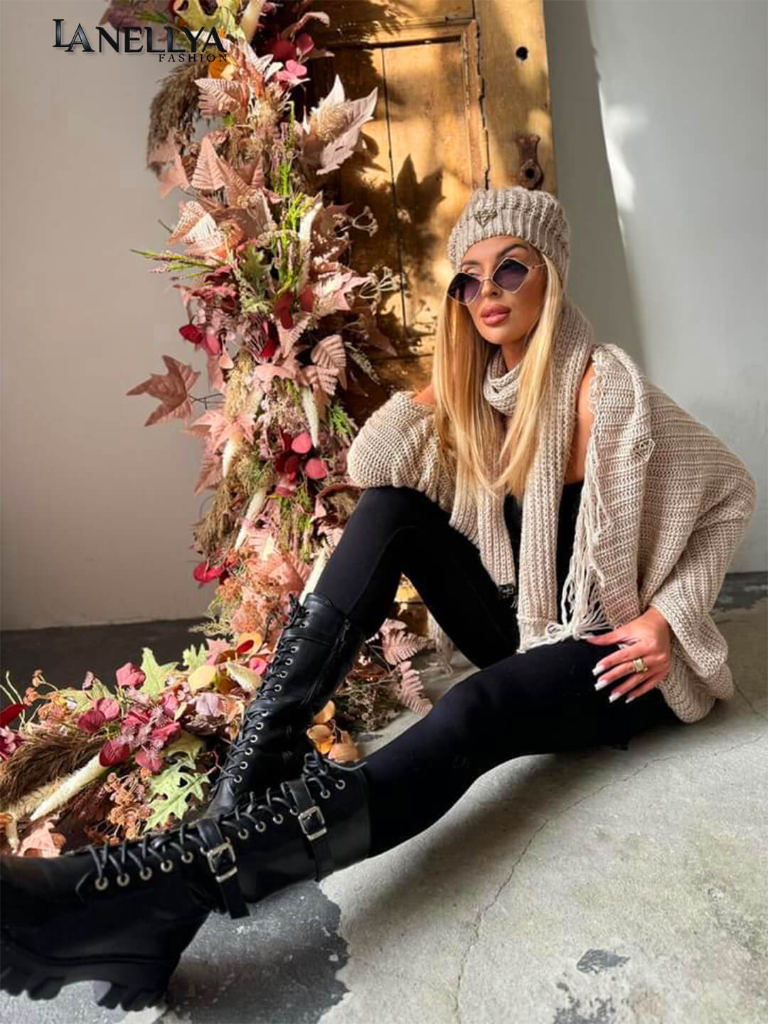 Paparazzi Damen Set mit Mütze und Schal in Strickoptik beige