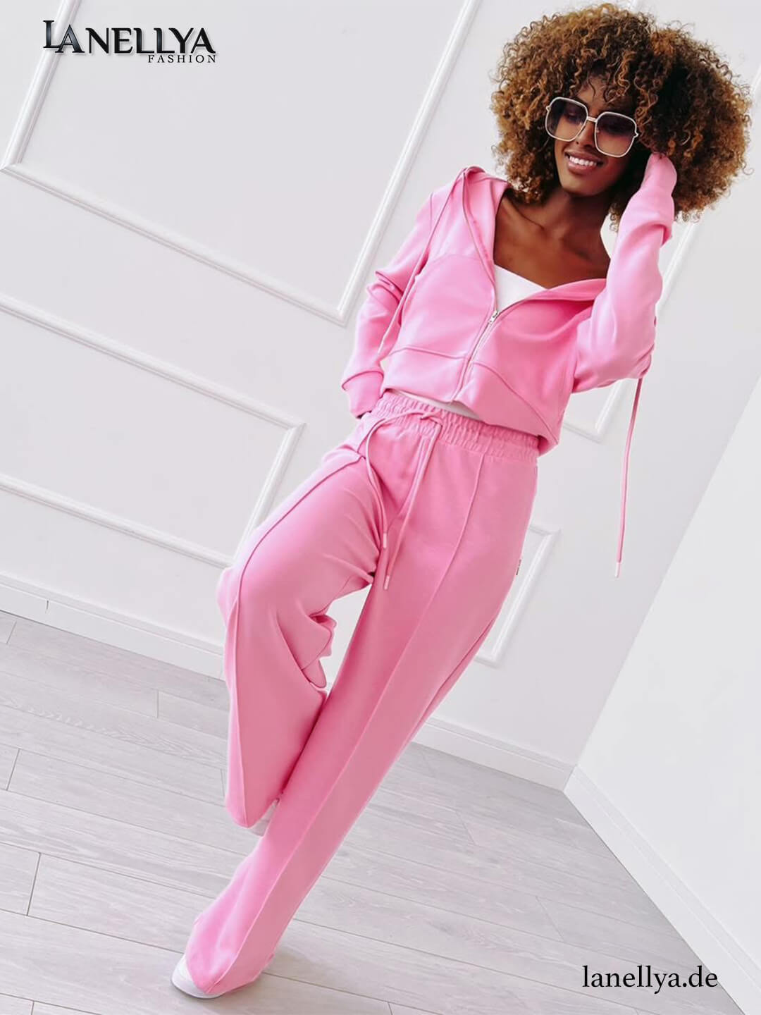 Rosa Zweiteiler für Damen von Miss City – sportliches Set mit Reißverschlussjacke