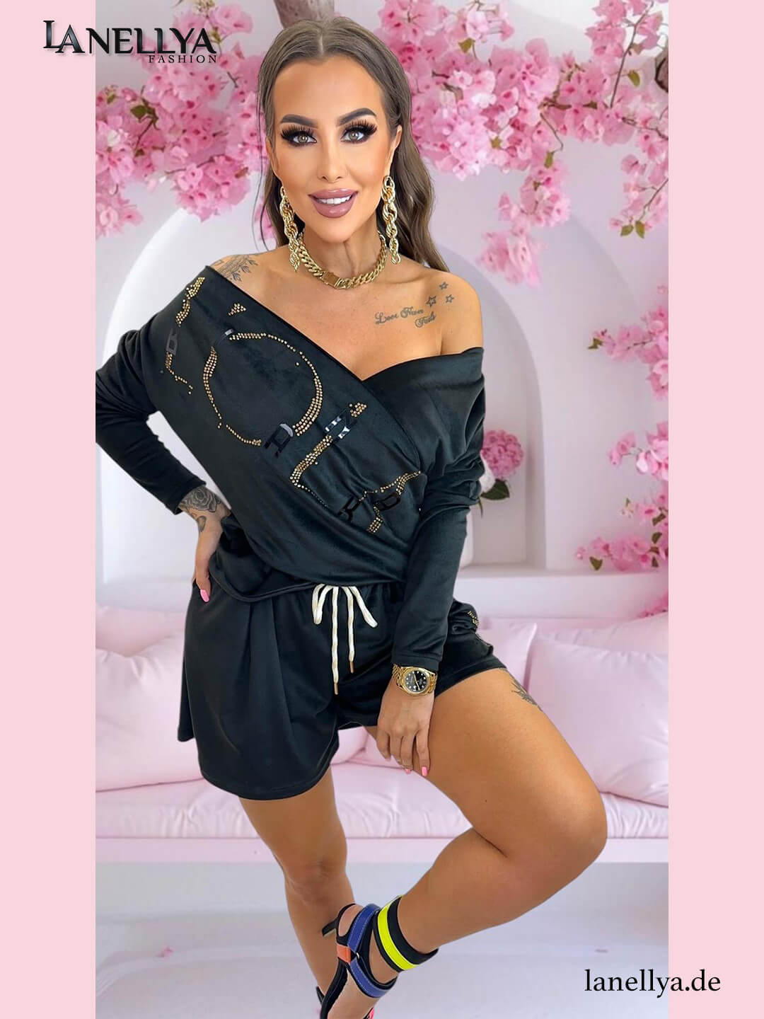 Schwarzer Zweiteiler für Damen von Lola Bianka – Top mit Print und Shorts mit Kordelzug