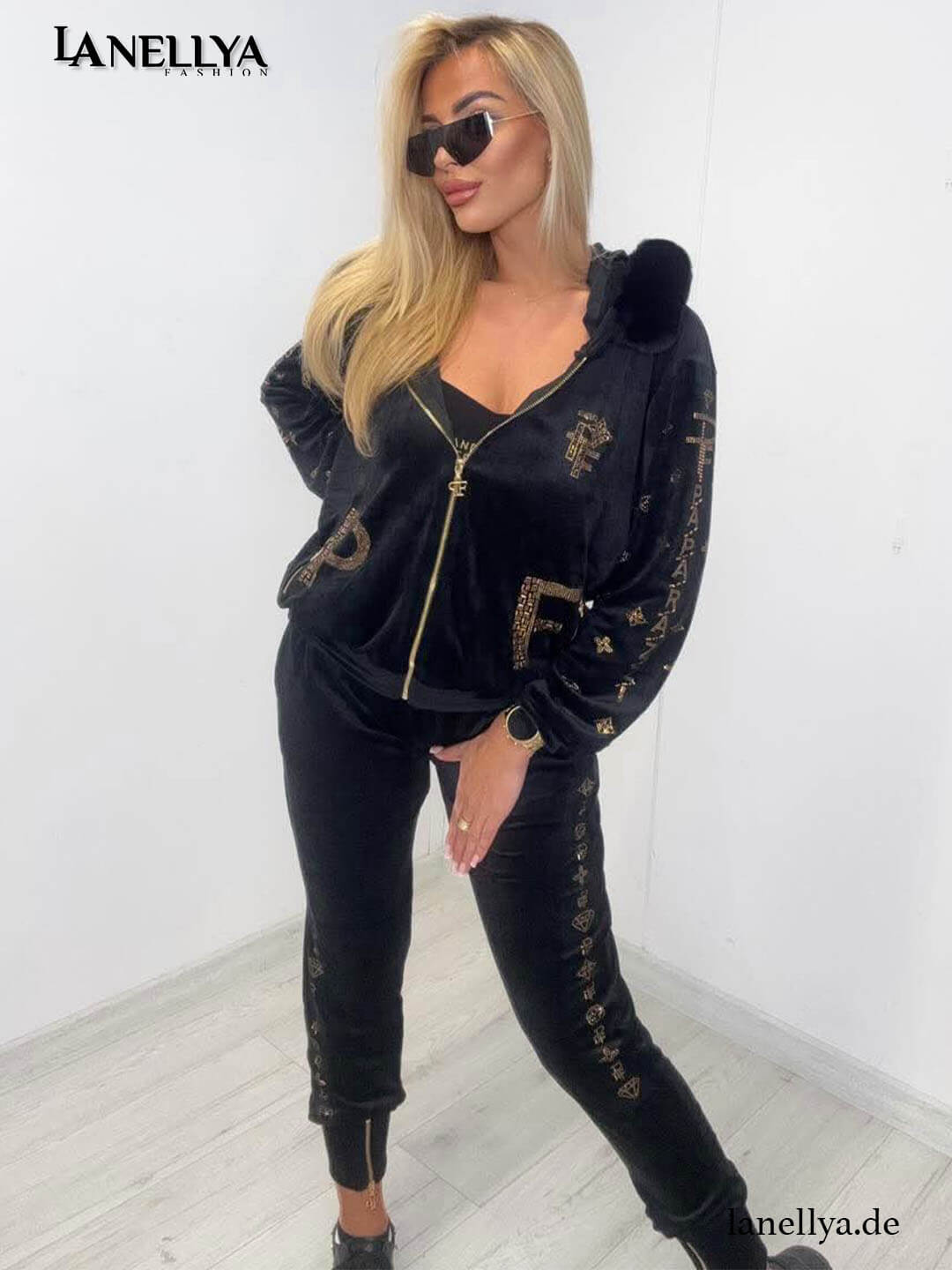 Schwarzes Damen Samt Set Paparazzi mit Fellkragen und Hose