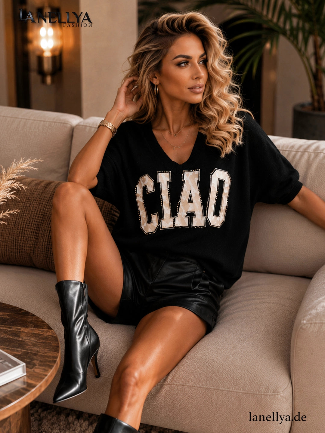 Schwarzes Damen Shirt von Fashion House mit großem CIAO Schriftzug