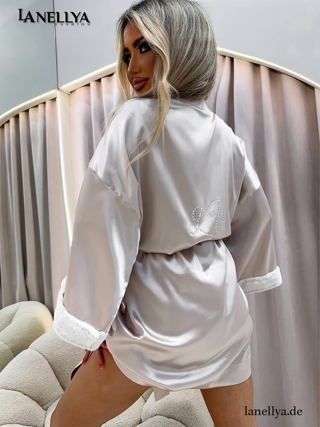 Stilvolle Homewear Damen mit Satin Morgenmantel