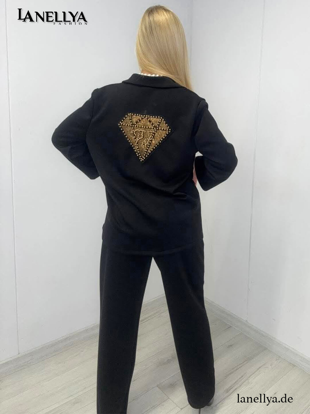 Stilvolles Damen Set Blazer und Hose mit Glamour Akzenten