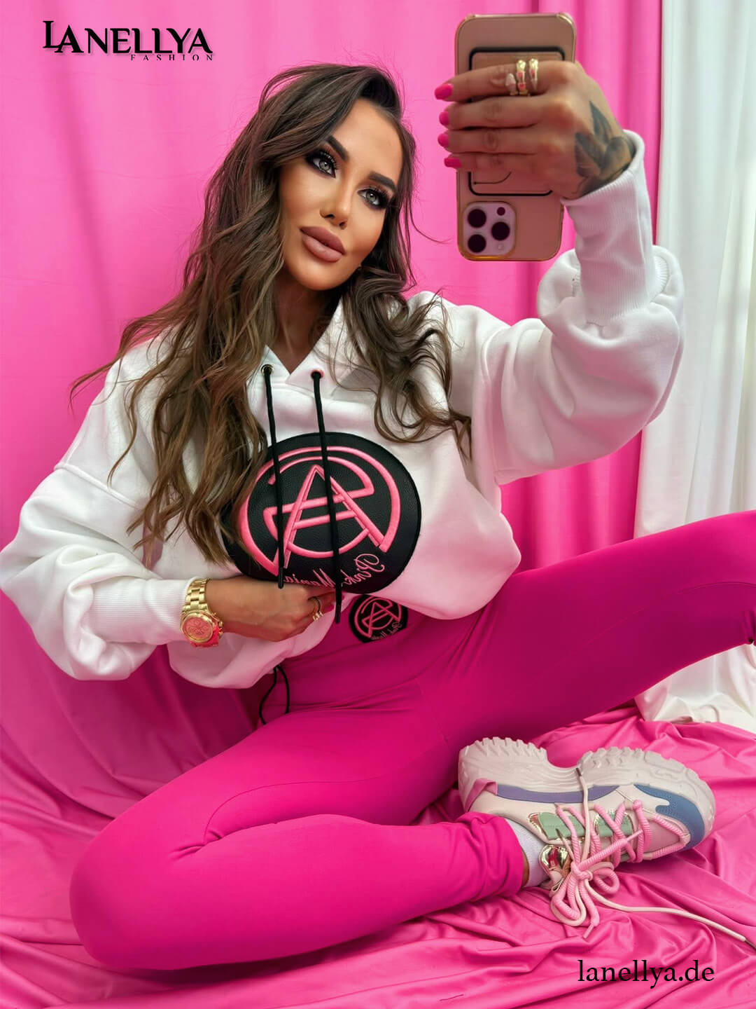 Weißer Damen Hoodie Pink Mania mit Logo Print Streetstyle Look